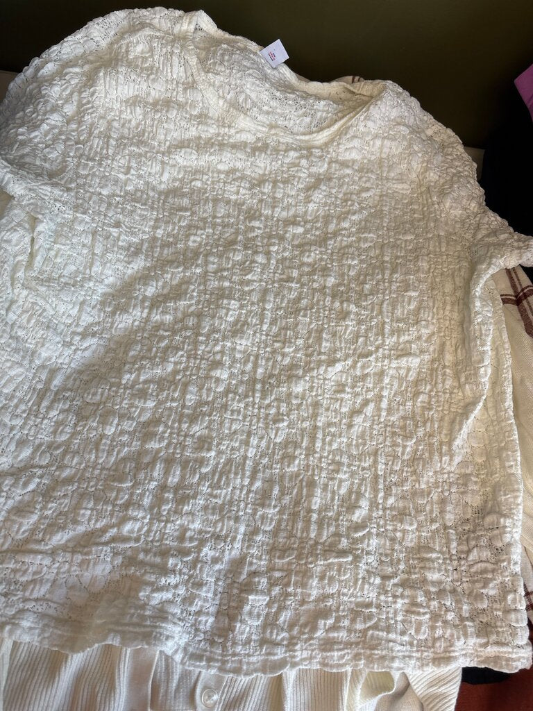 Old Navy Crinkled White Top