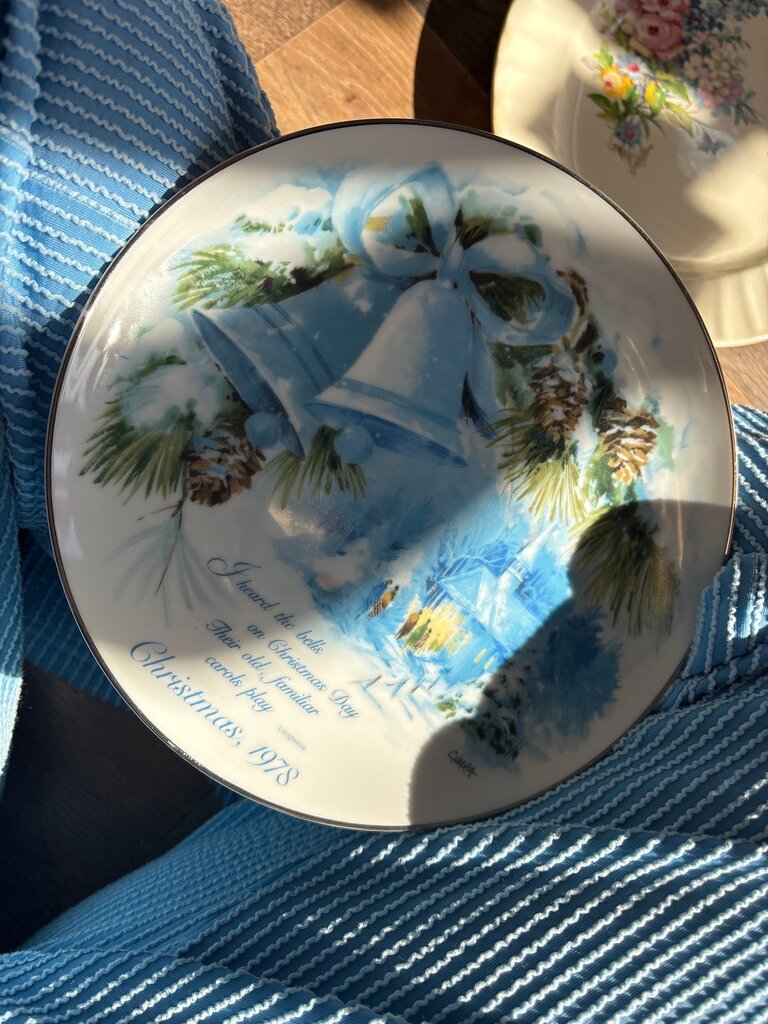 Christmas Decorative Plate 1978