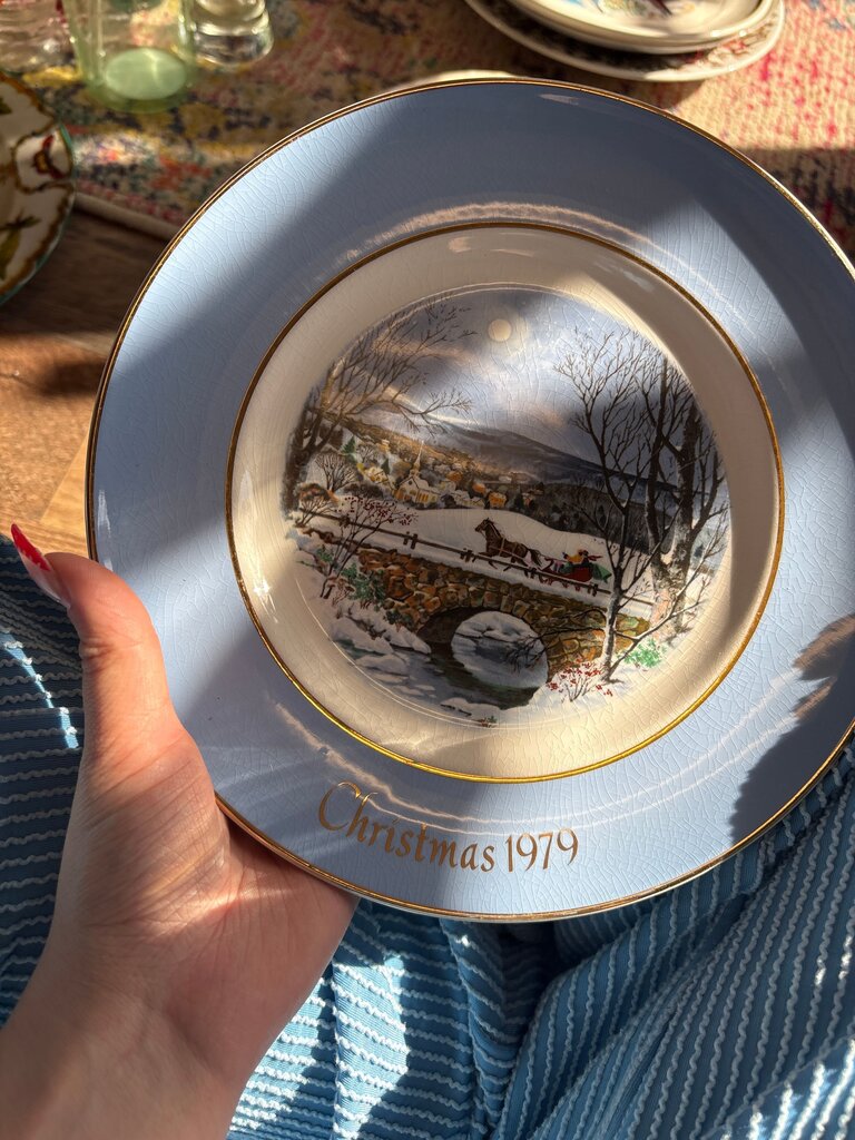 Avon Christmas Plate 1979 - Dashing Through the Snow