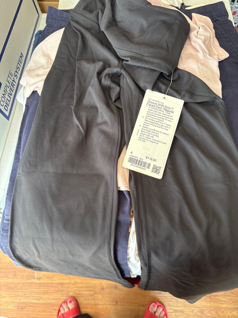 Lululemon Groove SHR Nulu Etched Flared Pant