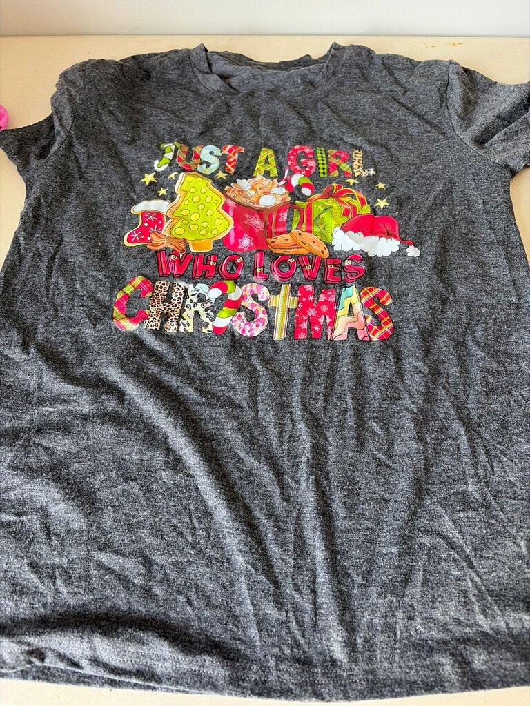 Just A Girl Who Loves Christmas T-Shirt