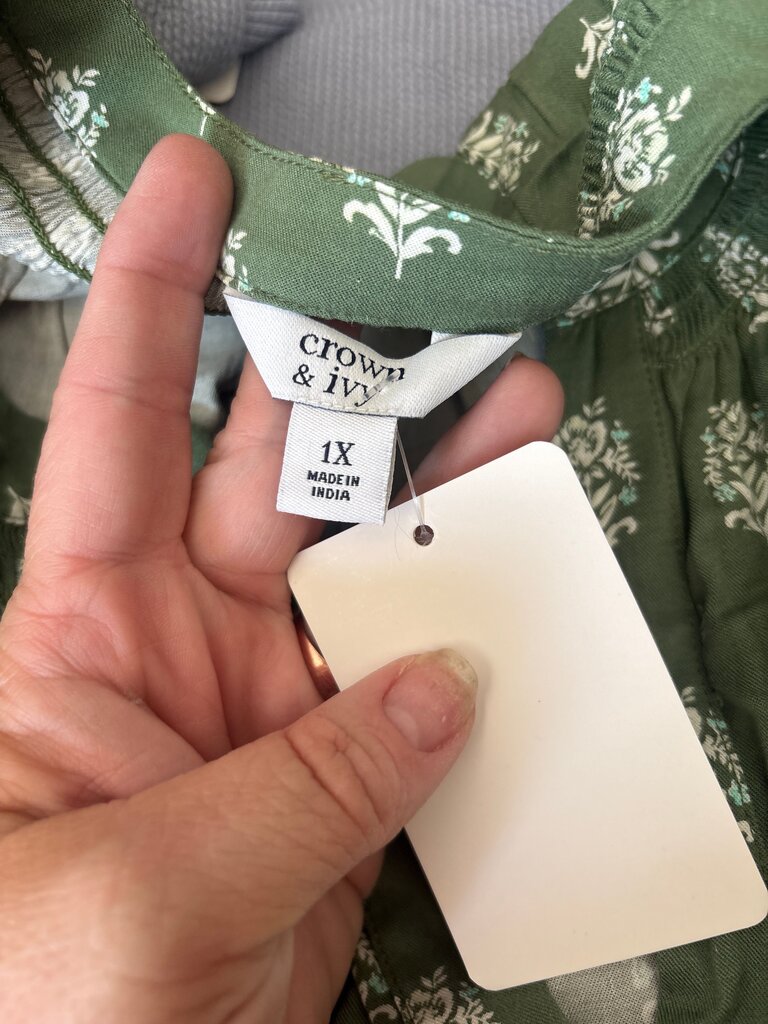 Crown & Ivy Floral Green Blouse