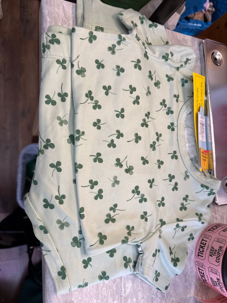 Green Clover Print Pajamas