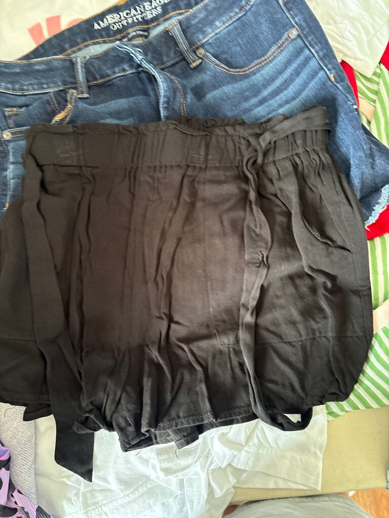 Minestraw Black Shorts