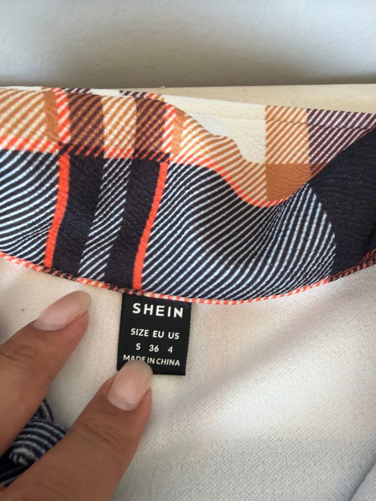 SHEIN Plaid Button-Up Shirt