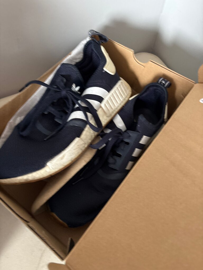 Adidas NMD R1 Sneakers