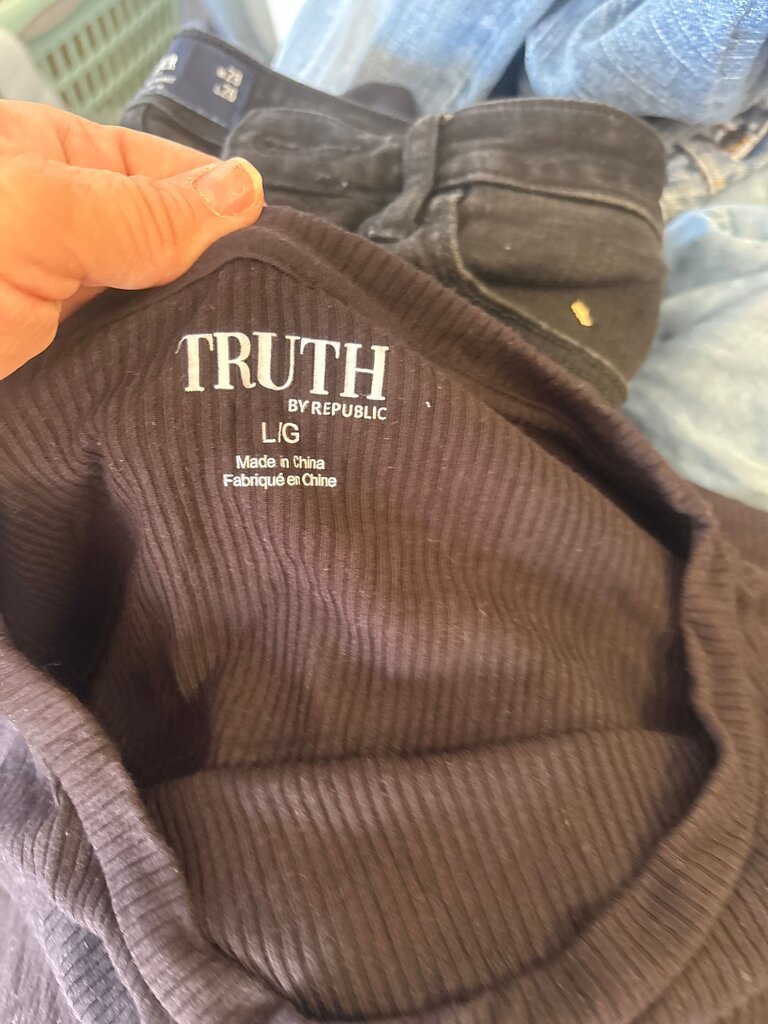 Truth by Republic Large Black Top