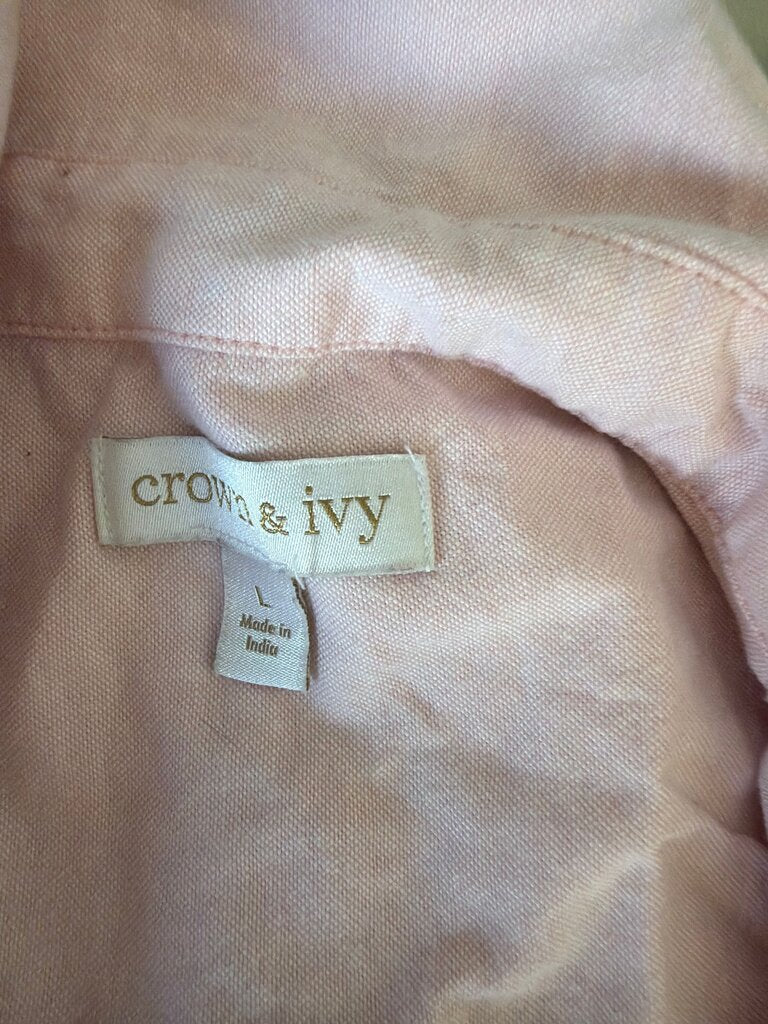 Crown & Ivy Women's Light Pink Button-Up Shirt