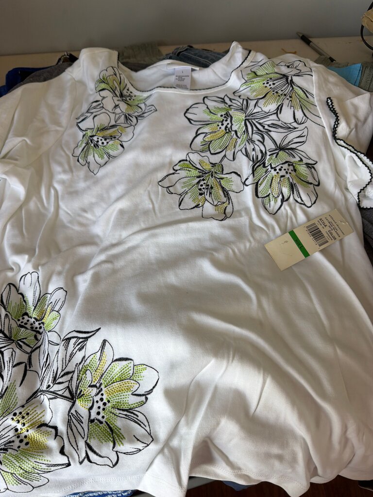 Alfred Dunner Cayman Islands Women's Floral Embroidered Top