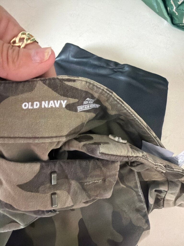 Old Navy High Rise Camouflage Pants
