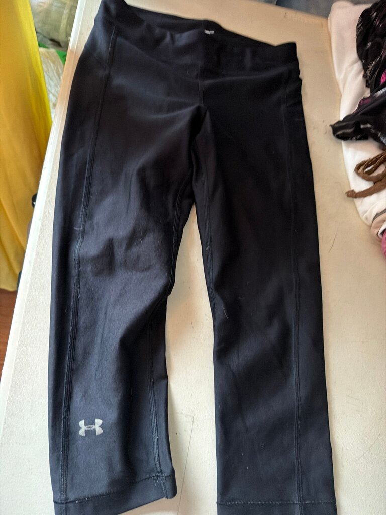 Under Armour Black Capris