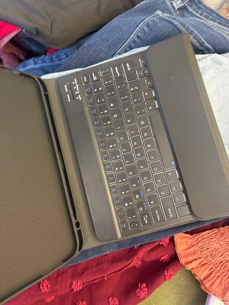 Wireless Bluetooth Keyboard Case for Tablets