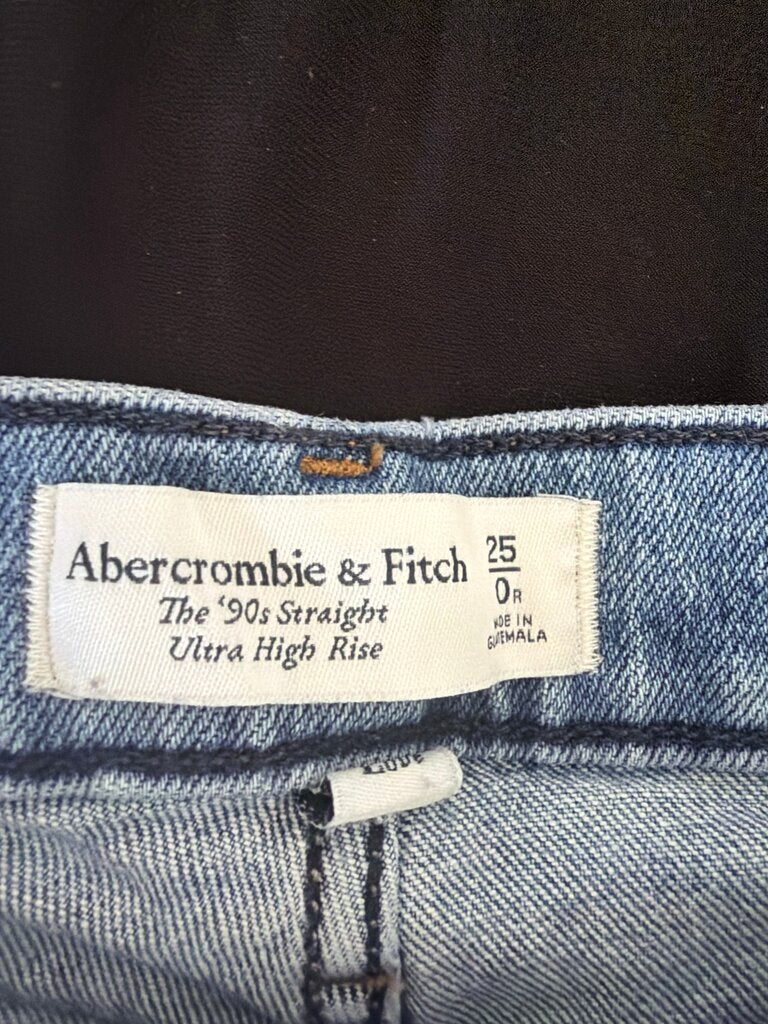 Abercrombie & Fitch The '90s Straight Ultra High Rise Jeans