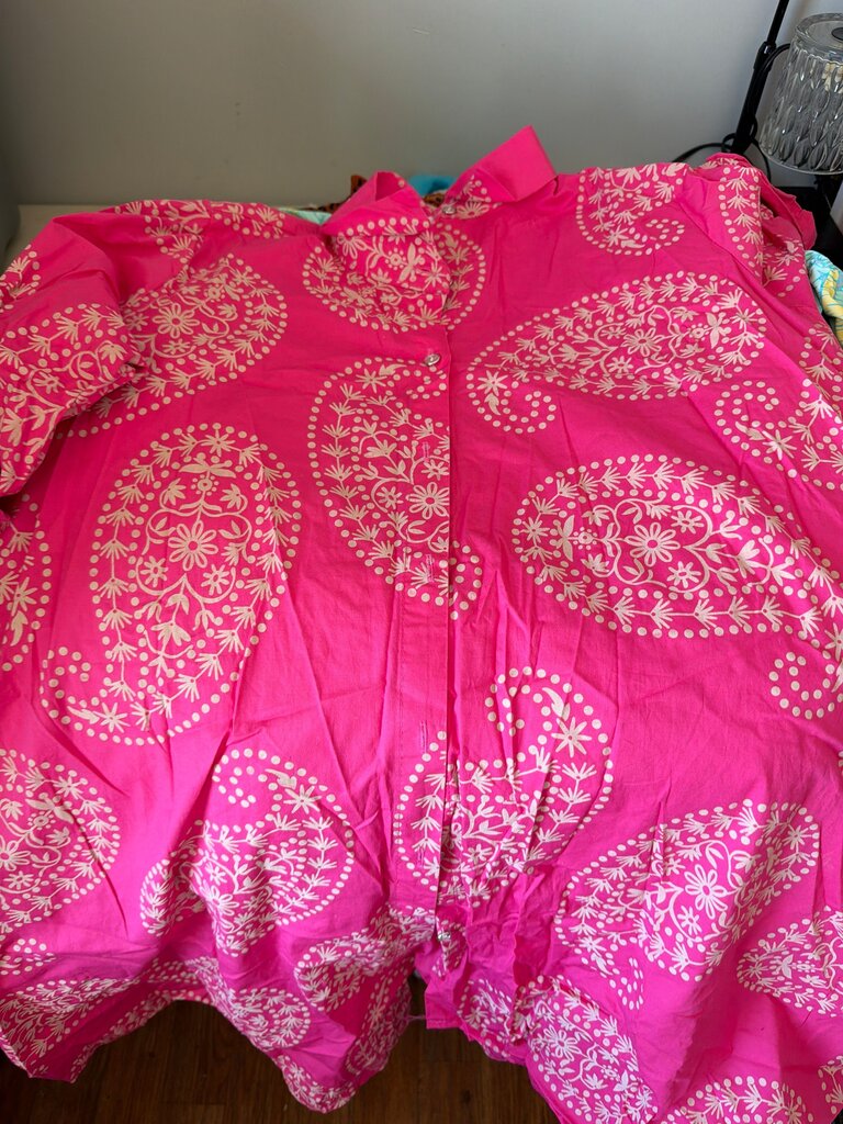 AQRL Pink Floral Button-Up Shirt