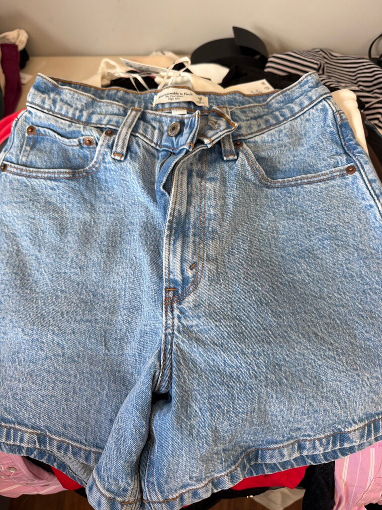 Abercrombie & Fitch The Dad Short High Rise