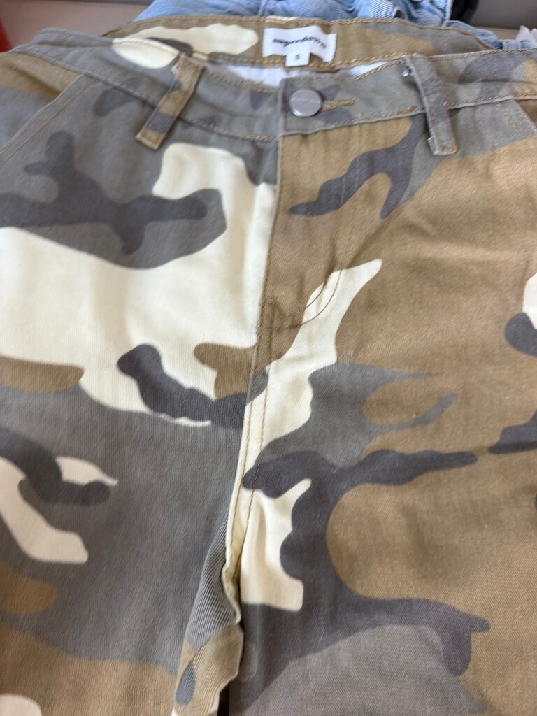 Superdown Camo Pants