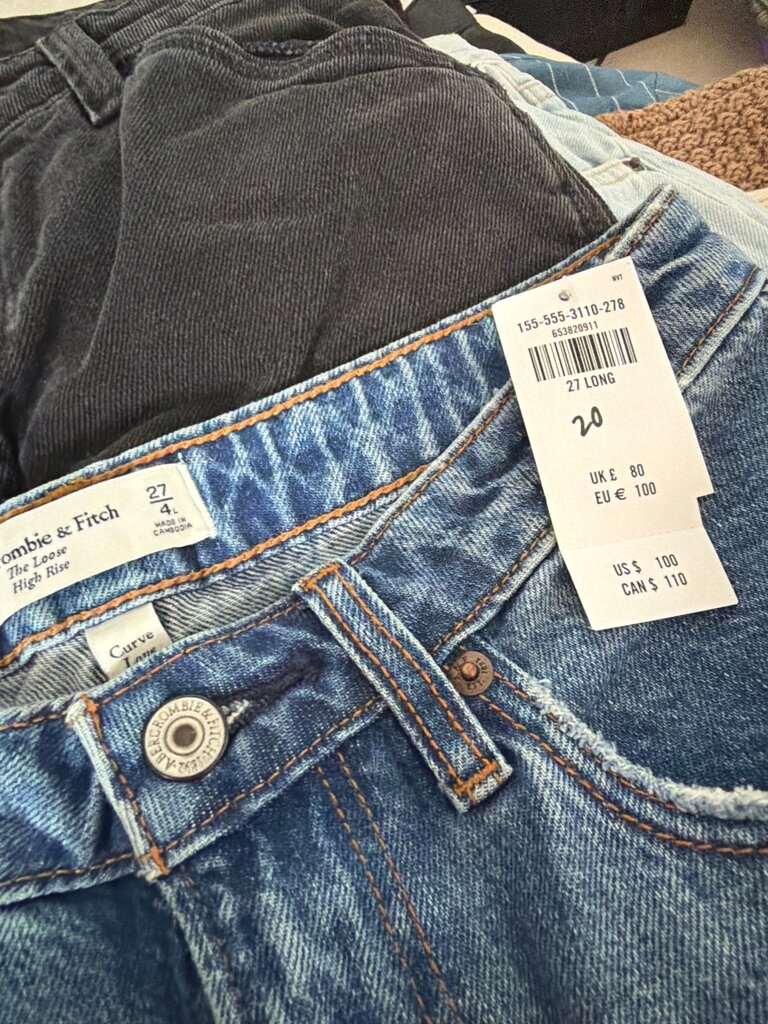 Abercrombie & Fitch High Rise Loose Jeans