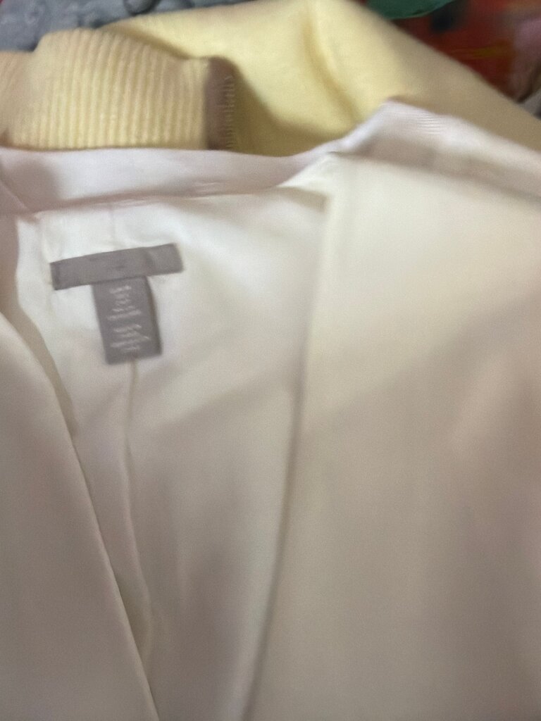 White Sleeveless Blazer