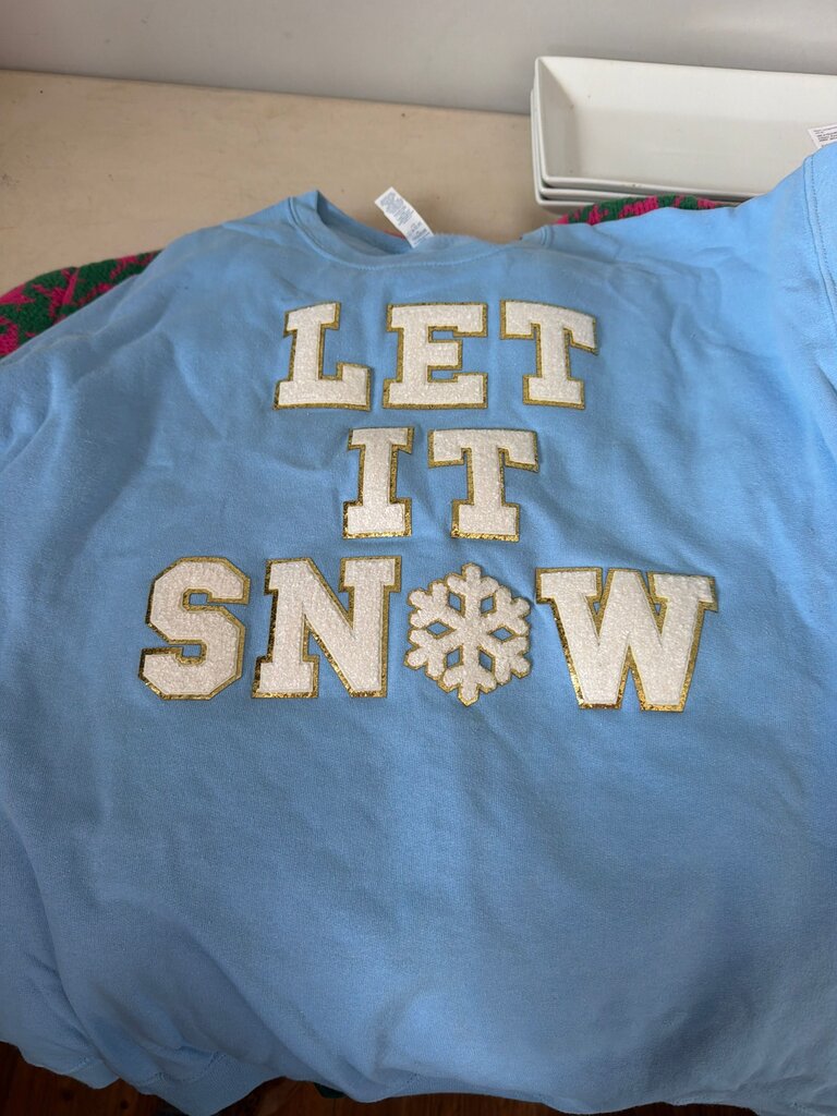 Let It Snow Graphic Tee