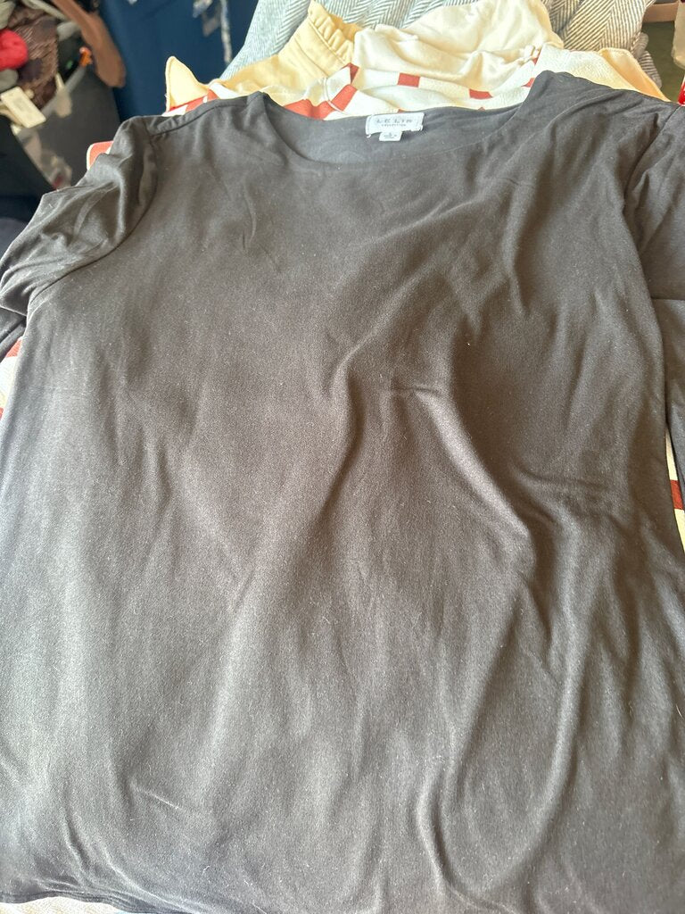 Le Lis Black T-Shirt