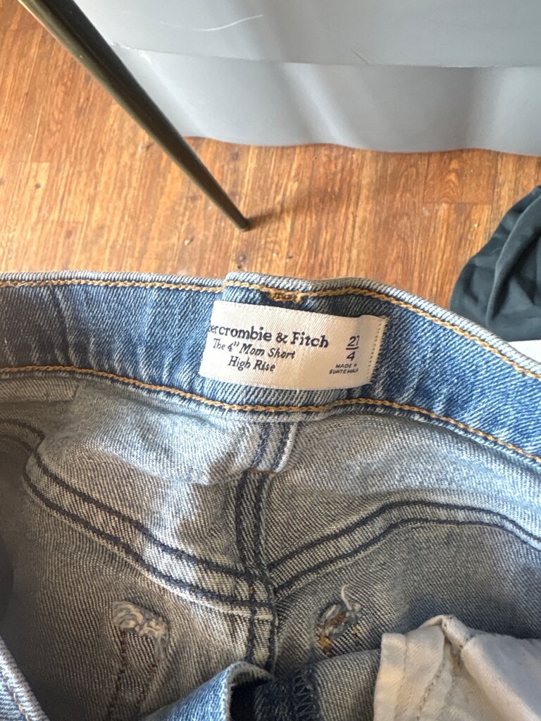 Abercrombie & Fitch High Rise Mom Shorts