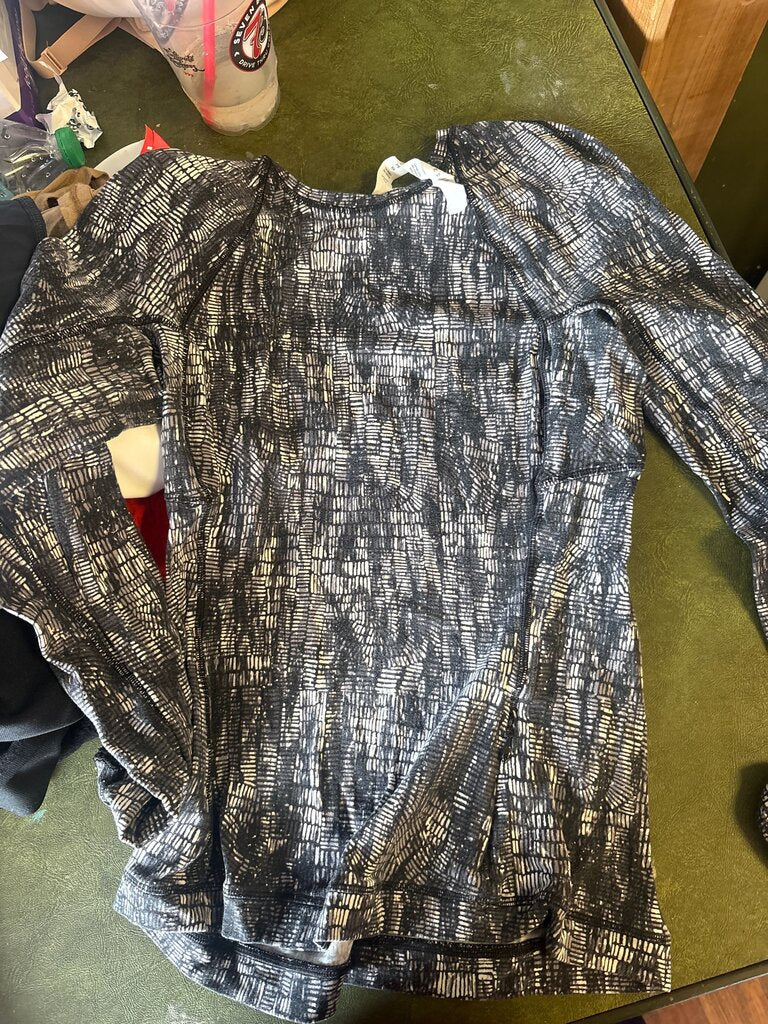 Lululemon Black and White Patterned Long Sleeve Top