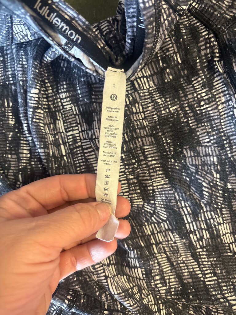 Lululemon Black and White Patterned Long Sleeve Top