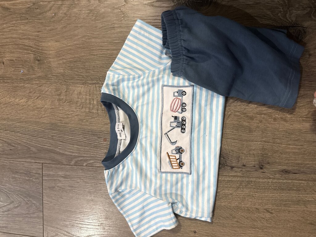 Boys' Striped T-Shirt and Shorts Set construction