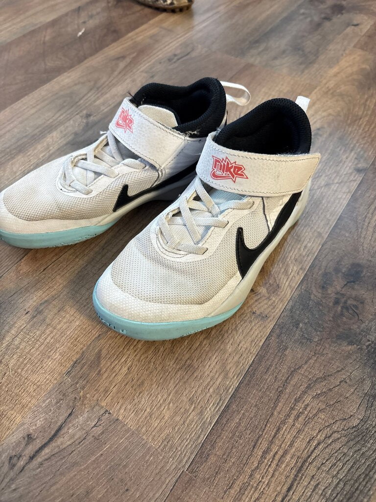 Nike Youth Sneakers with Velcro Strap