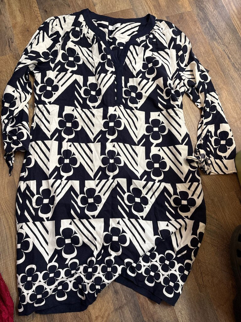 Crown & Ivy Navy Floral Tunic Dress